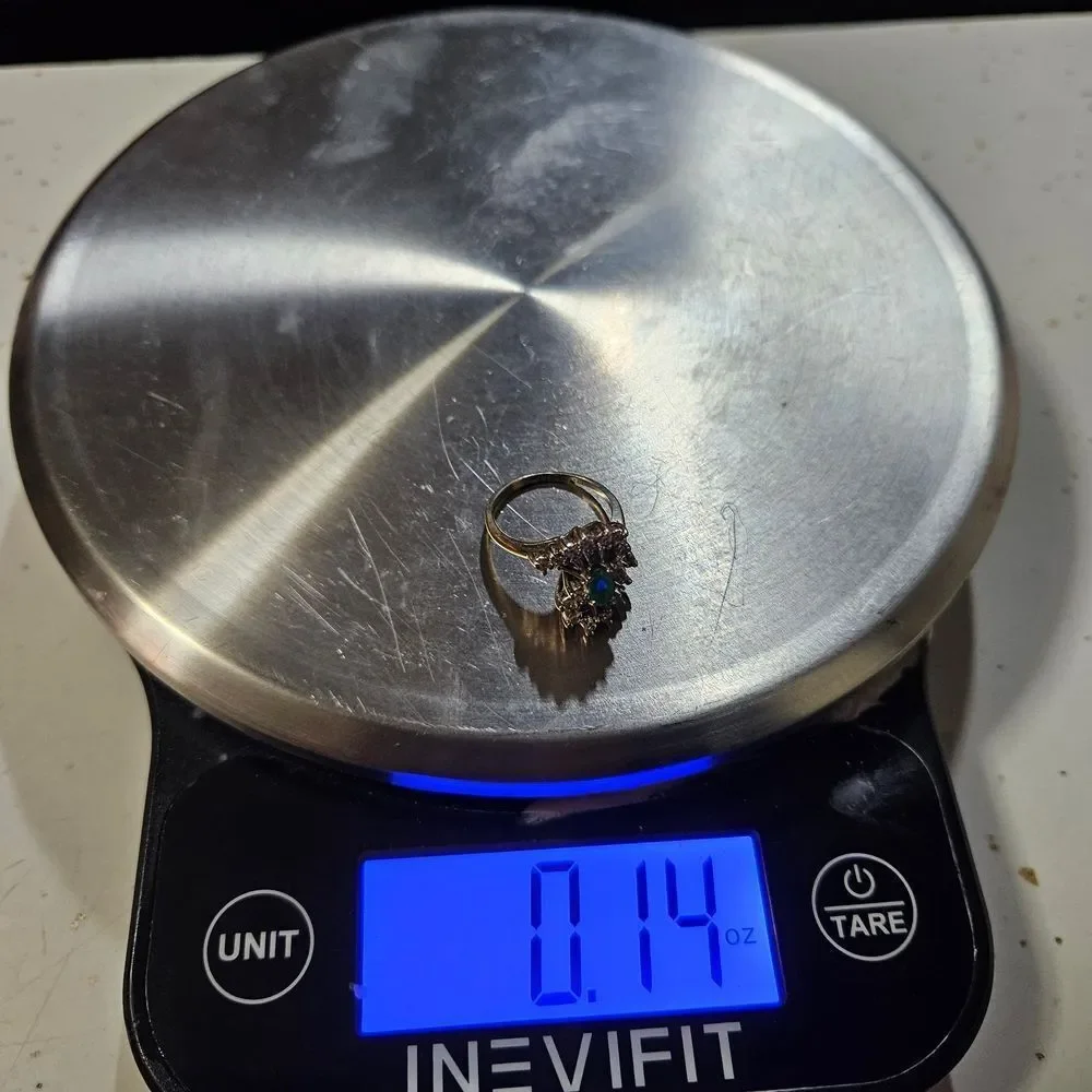 14k White Gold Ring with Emerald and Diamonds